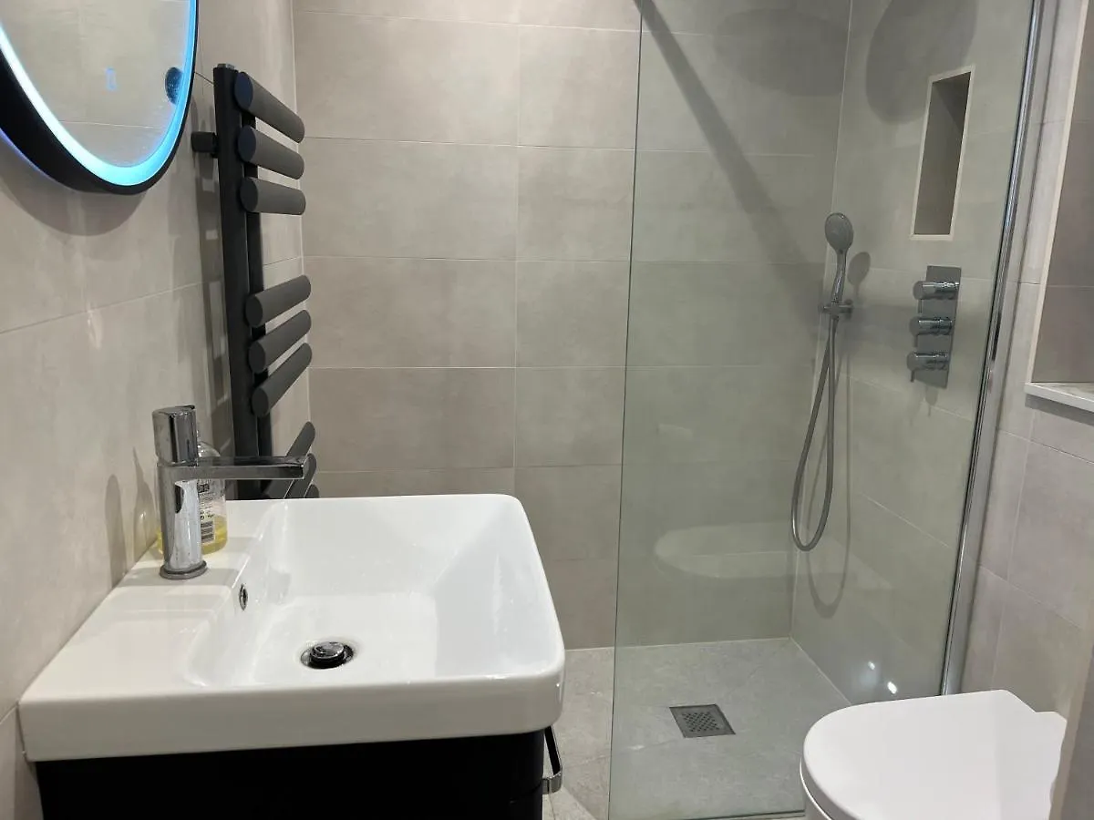 300M To Fitzwilliam Museum 3 En-Suites Double Bedroom Victoria House Cambridge  Cambridge (Cambridgeshire)